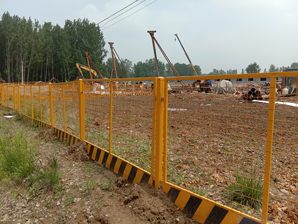 廠家教你基坑護欄如何進行安裝？